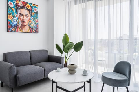 Living room, Decorative detail, Seating area