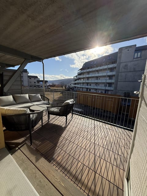 Patio, Balcony/Terrace, Seating area