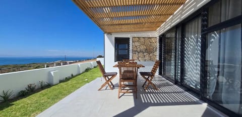 Patio, Day, Natural landscape, Garden, View (from property/room), Balcony/Terrace, Sea view