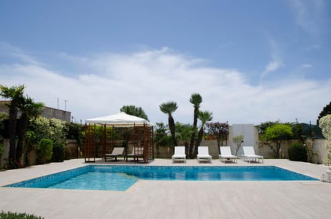 Solarium, Swimming pool