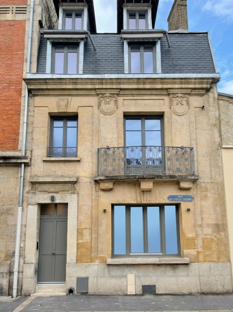 Property building, Facade/entrance