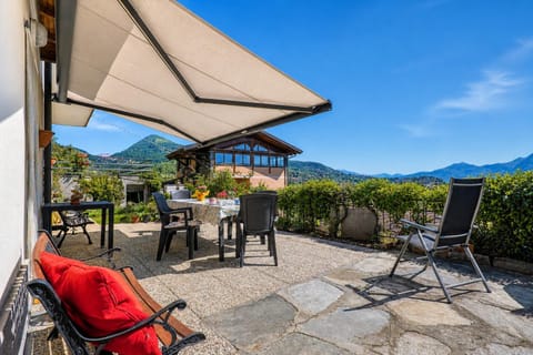 Balcony/Terrace, Mountain view