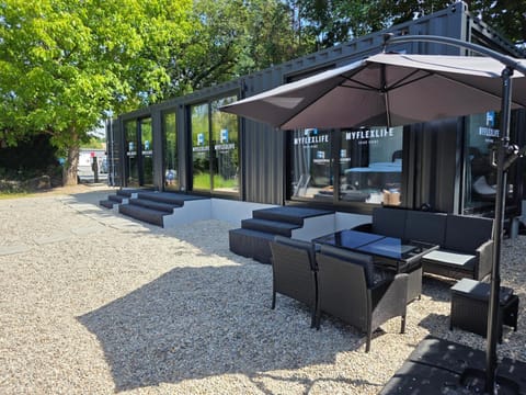 Garden, Seating area