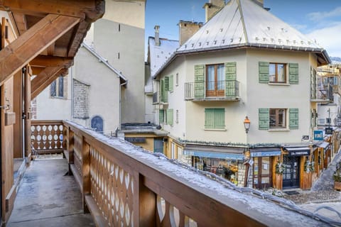 Day, Winter, View (from property/room), Balcony/Terrace, City view, Street view