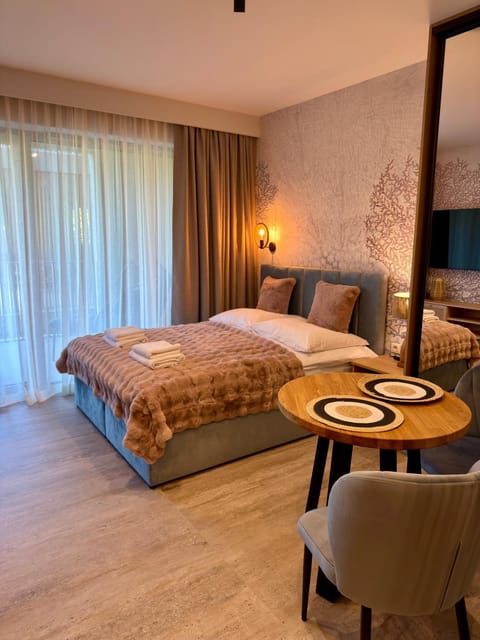 Bed, Living room, Photo of the whole room, Seating area, Bedroom