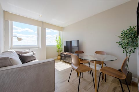 TV and multimedia, Living room, Dining area