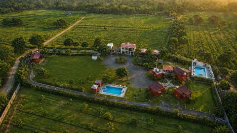 Property building, Bird's eye view, Swimming pool