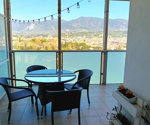 View (from property/room), Balcony/Terrace, Dining area