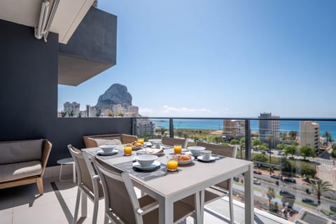 Natural landscape, View (from property/room), Balcony/Terrace, City view, Sea view