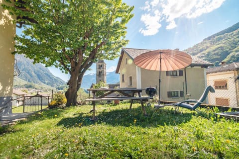 Spring, Day, Natural landscape, BBQ facilities, Garden, Garden view, Mountain view, sunbed