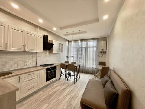 Kitchen or kitchenette, Living room, Seating area, Dining area, minibar, pet friendly, stove