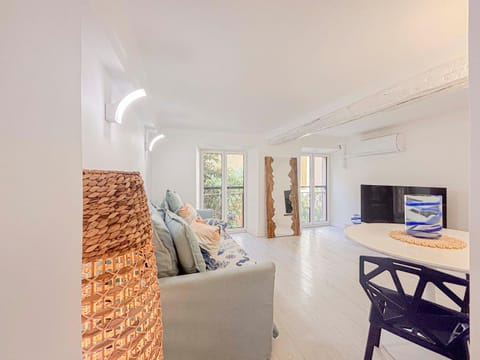 Property building, Communal lounge/ TV room, Living room