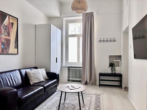TV and multimedia, Living room, Seating area, internet