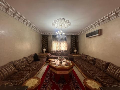 TV and multimedia, Living room, Seating area, air conditioner