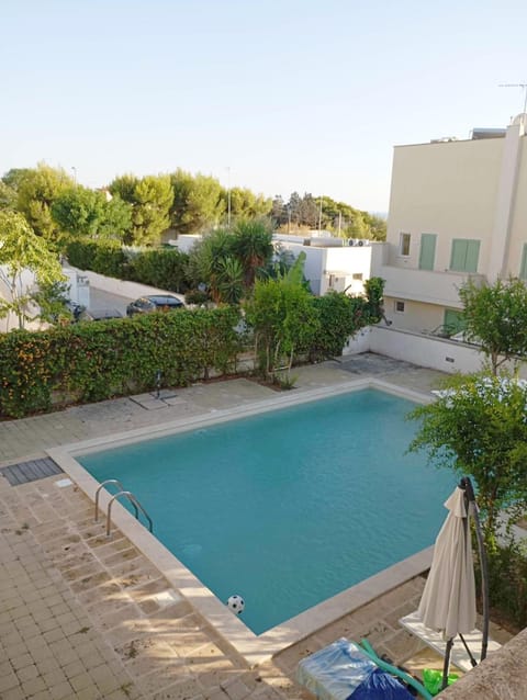 Garden view, Pool view, Swimming pool, sunbed