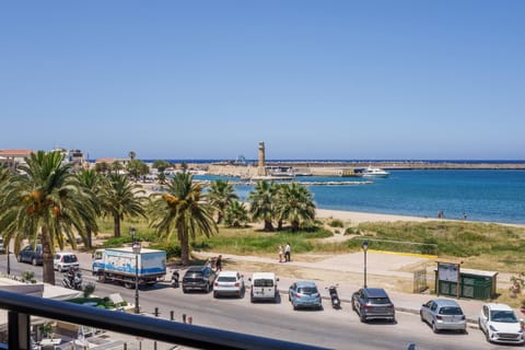 Nearby landmark, Day, Neighbourhood, Natural landscape, Bird's eye view, Beach, City view, Sea view, Location, Parking