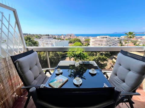 View (from property/room), Balcony/Terrace, Sea view