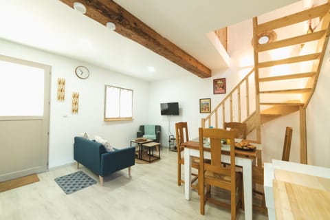 TV and multimedia, Living room, Dining area