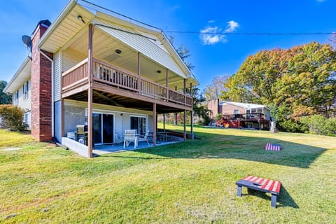 Property building, Day, Garden