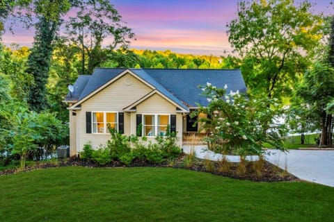Property building, Day, Garden
