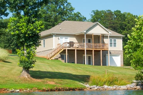 Property building, Spring, Day, Garden