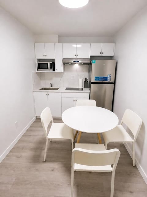 Kitchen or kitchenette, Dining area, kitchen