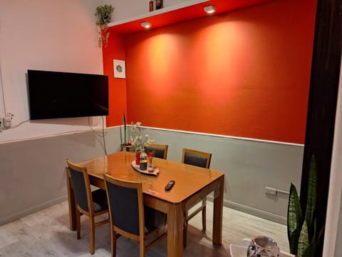 TV and multimedia, Living room, Seating area, Dining area, Evening entertainment