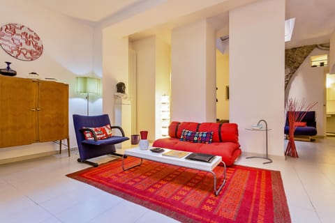 Living room, Seating area