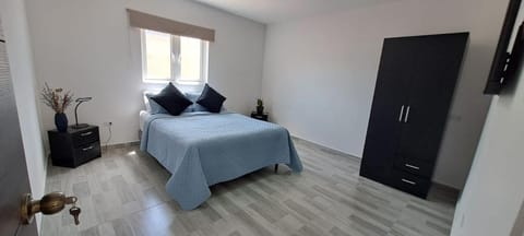 Bed, Photo of the whole room, Bedroom, wardrobe