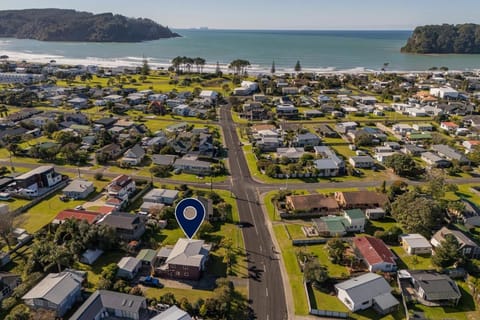 Property building, Neighbourhood, Natural landscape, Bird's eye view, Beach, Location