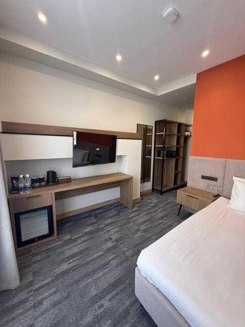 Bed, TV and multimedia, Bedroom, minibar