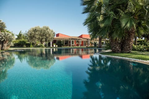Day, Swimming pool