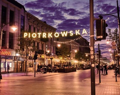 Nearby landmark, Neighbourhood, Street view