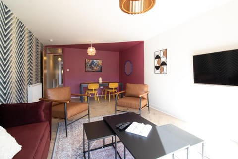 Living room, Dining area