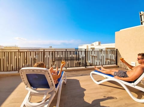 View (from property/room), Balcony/Terrace, sunbed
