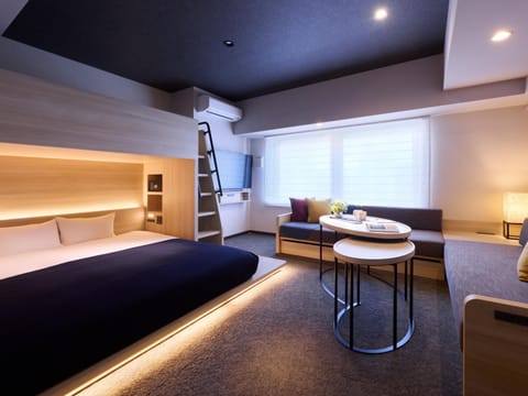 Bed, Living room, Photo of the whole room, Seating area, Bedroom