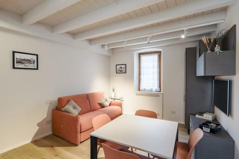 TV and multimedia, Living room, Dining area