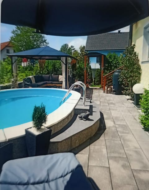 Swimming pool, sunbed