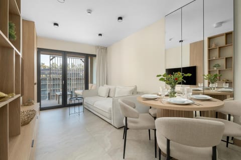 Kitchen or kitchenette, Living room, Seating area, Dining area