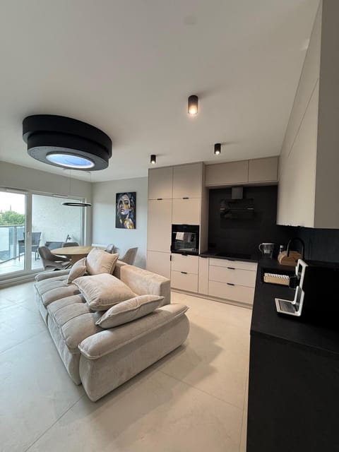 TV and multimedia, Coffee/tea facilities, Kitchen or kitchenette, Living room, Seating area, minibar, pet friendly, stove