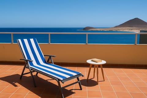 Solarium, View (from property/room), Balcony/Terrace, Beach, sunbed
