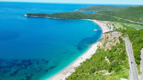 Day, Natural landscape, Bird's eye view, Beach, Mountain view, Sea view