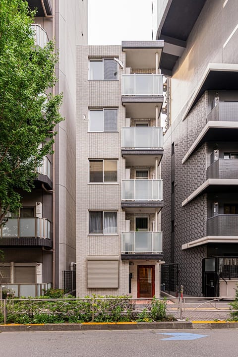 Property building, Day