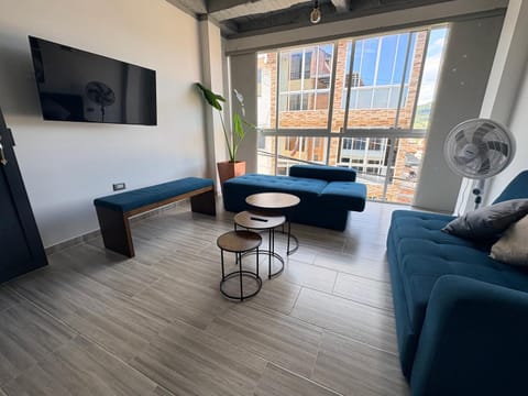 Communal lounge/ TV room, TV and multimedia, Living room, Seating area