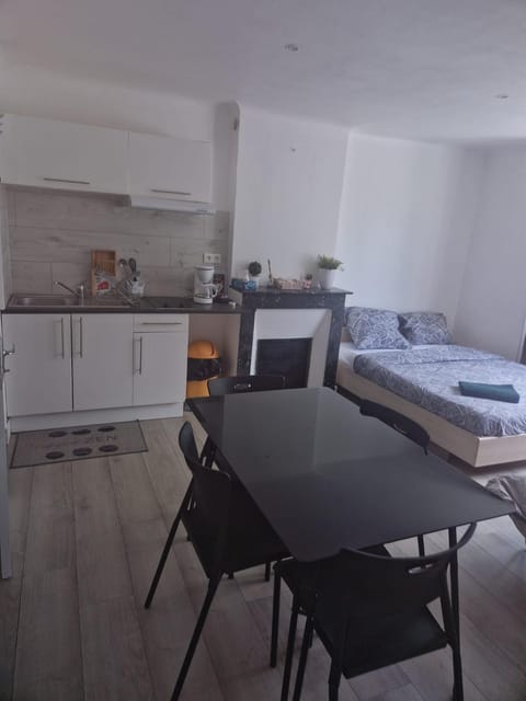 Property building, Photo of the whole room, Dining area