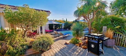 Patio, Day, Garden view, Swimming pool, sunbed