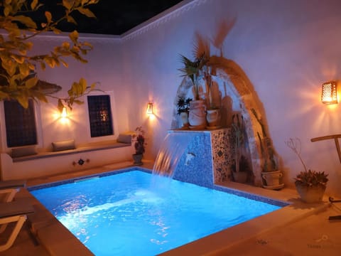 Swimming pool