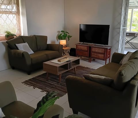 Communal lounge/ TV room, TV and multimedia, Living room, Seating area
