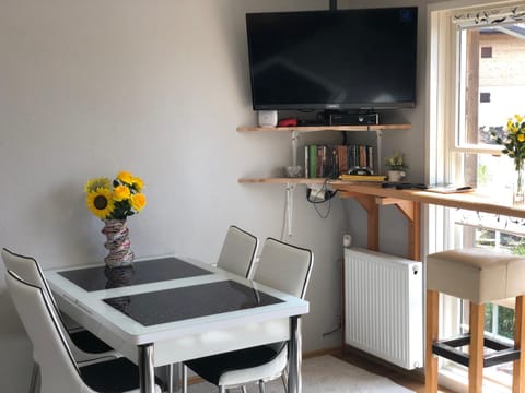 TV and multimedia, Dining area