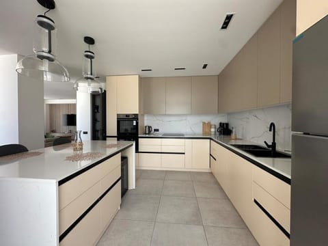 Coffee/tea facilities, Kitchen or kitchenette, dishwasher, minibar, oven, pet friendly, stove, toaster
